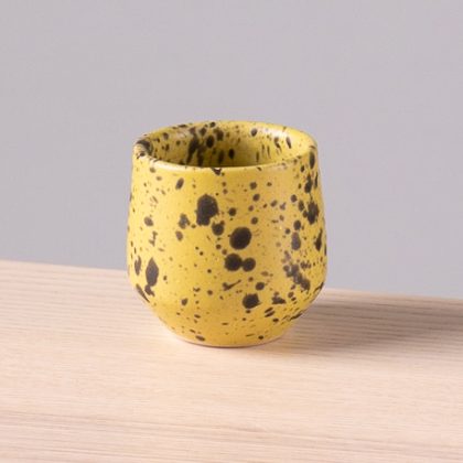 Copita Angular 2.5oz-Amarillo Jaspeado Negro