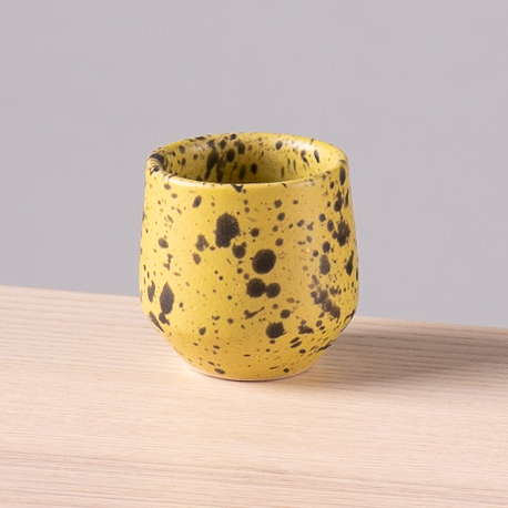 Copita Angular 2.5oz-Amarillo Jaspeado Negro