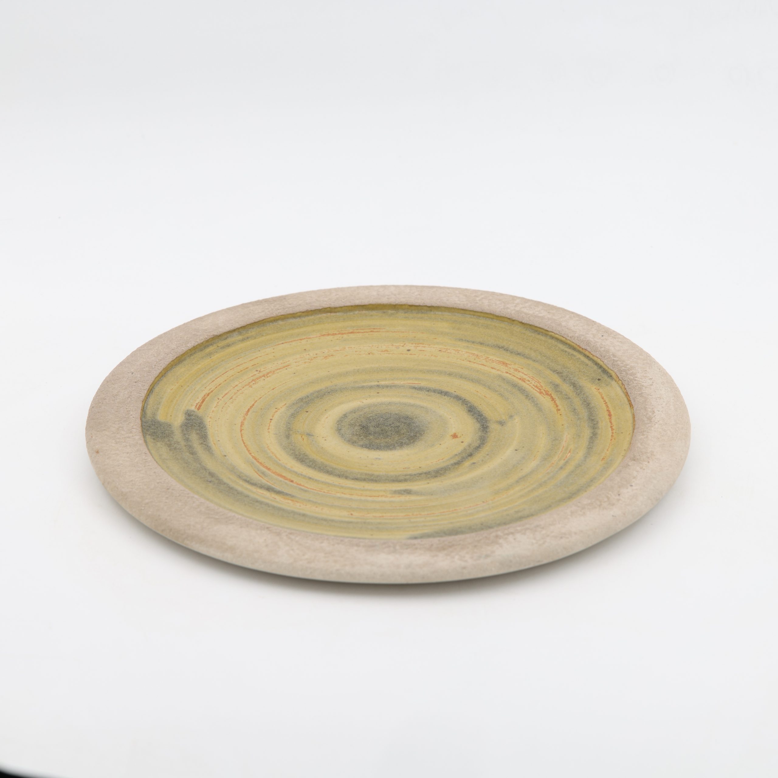 Plato Plano 29cm-Orilla Engobe Ocre Amarillo Oxido