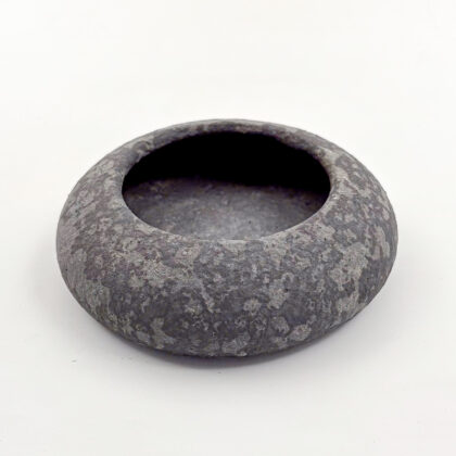 Plato Borde Curvo 13x4cm-Engobe Negro con Lumbre