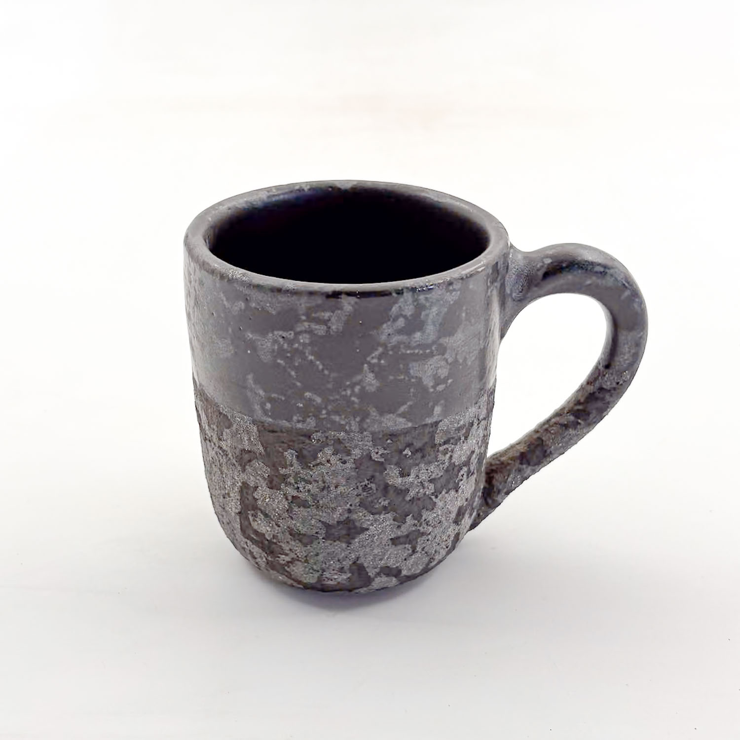 Taza Boleada 12oz-Engobe Negro y Lumbre mitad