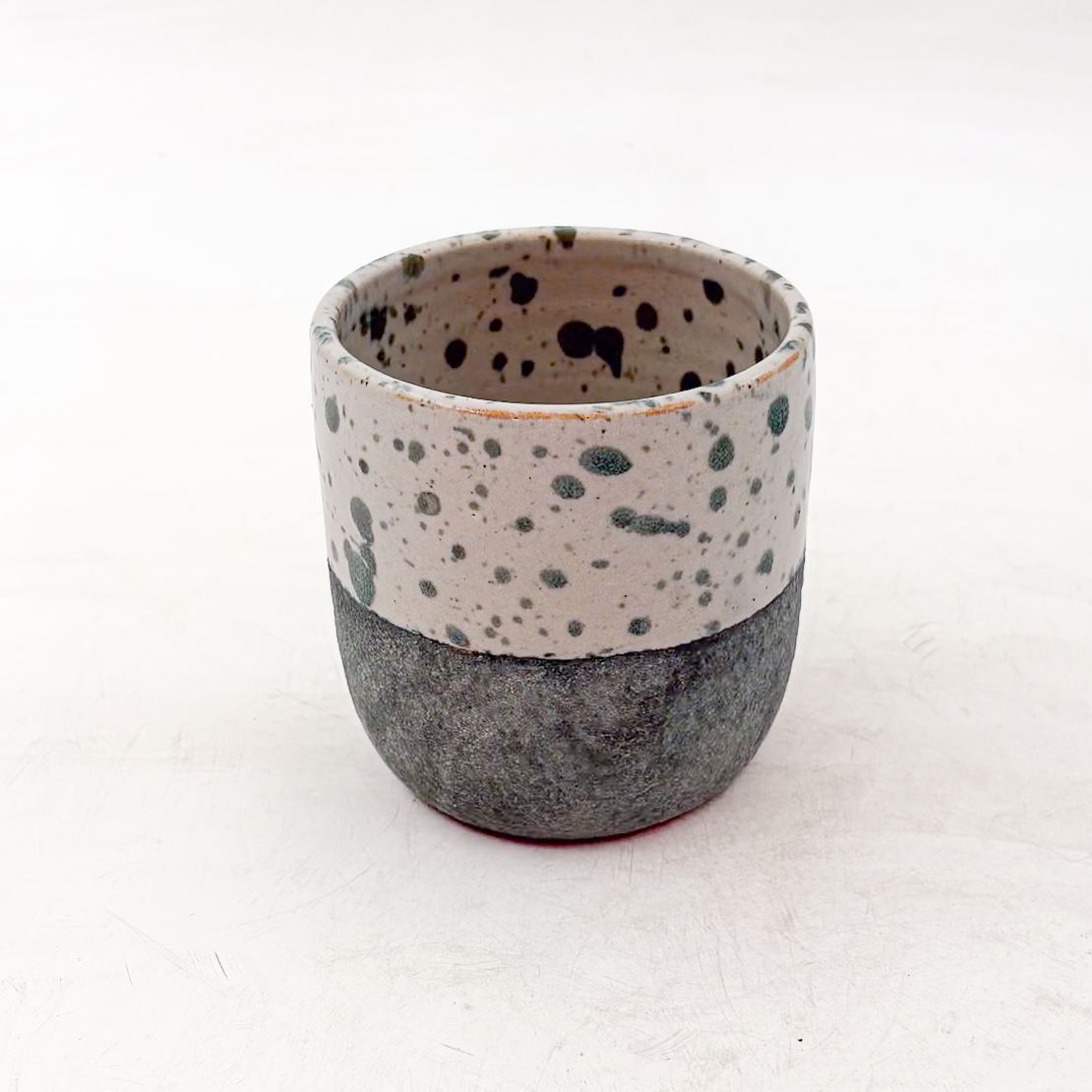 Vaso Boleado 20oz-Blanco Jaspeado Verde Mitad Engobe Verde