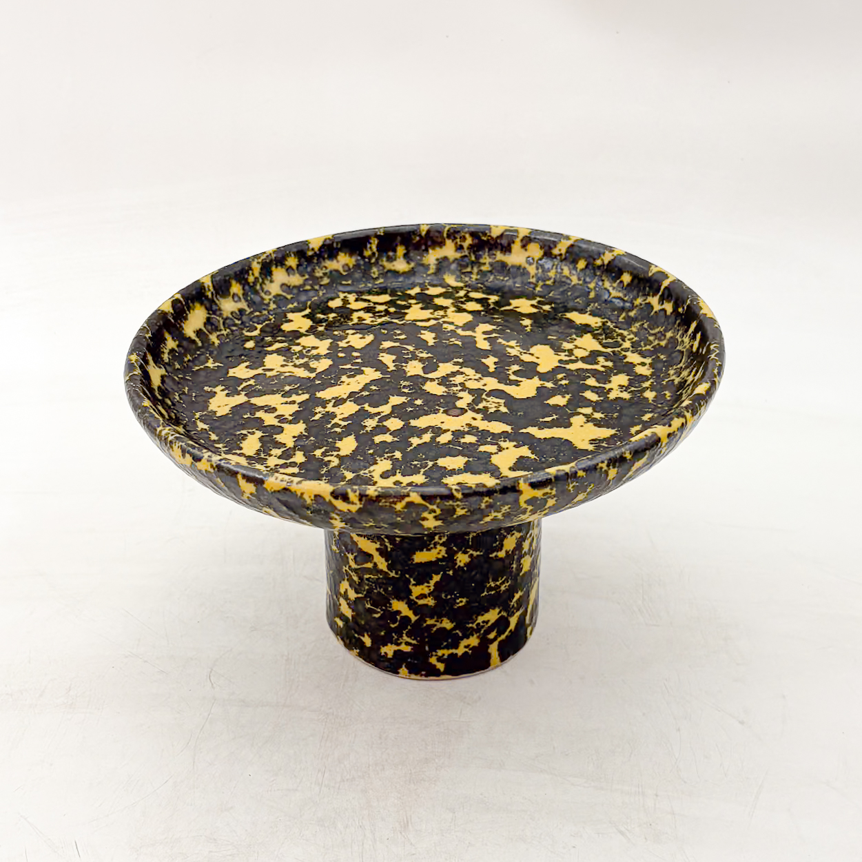 Plato Pedestal 23x15cm-Amarillo Negro Lumbre