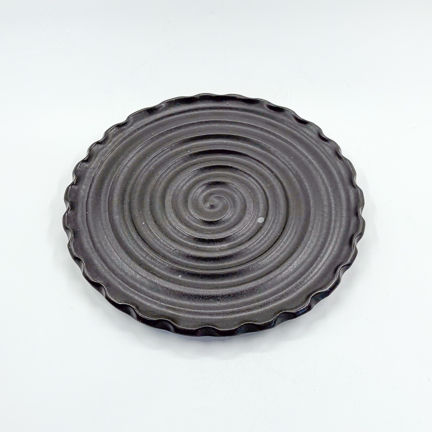 Plato Plano Espiral con Borde Olan 28cm-Negro Mate
