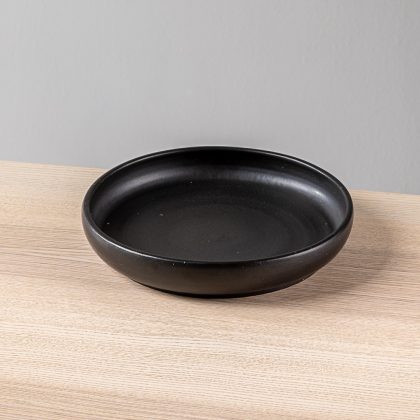 Plato con Relieve 28cm-Negro Mate
