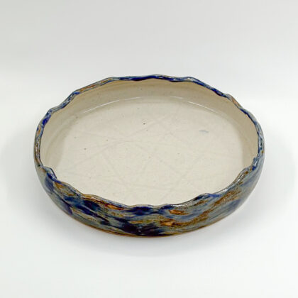 Plato Borde Recto Irregular 28cm-Azul Oxido Interior Blanco Semi Brilloso