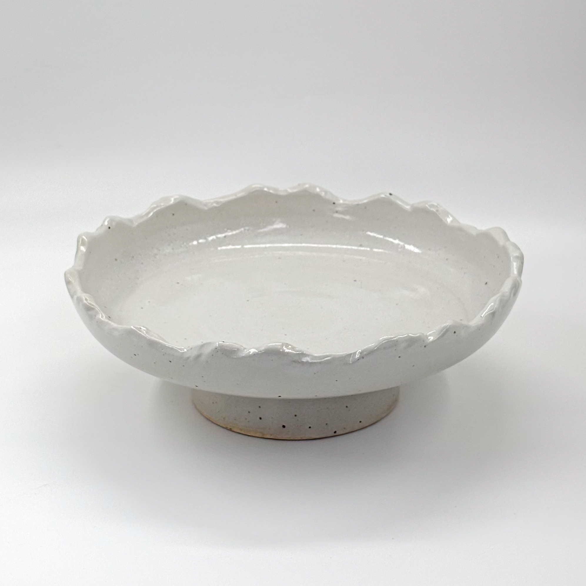 Plato Pedestal Borde Irregular 28x9cm-Blanco Semi Brillante