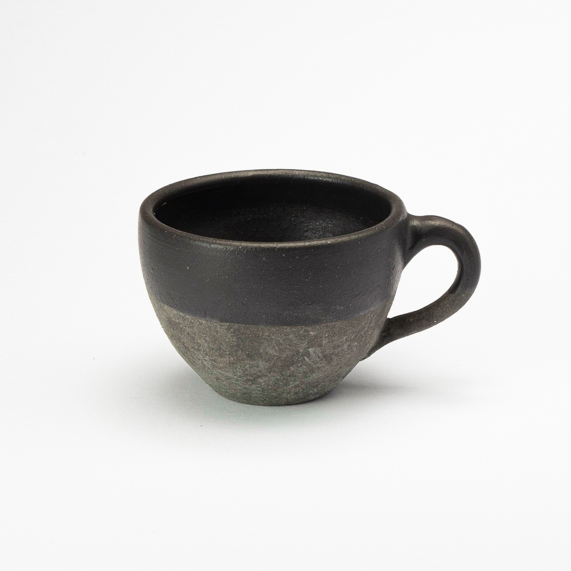 Taza Latte 10oz-Engobe Negro mitad Negro Mate
