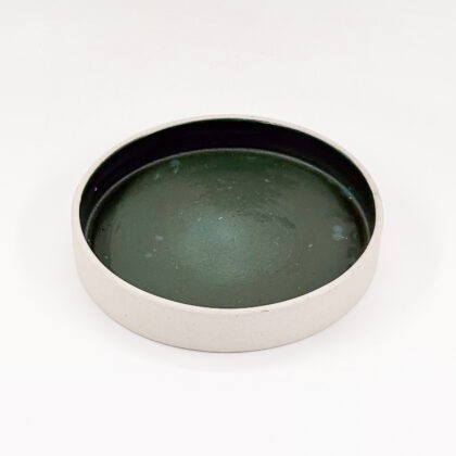 Plato con Borde Recto 22cm-Pasta Natural interior Verde Mate