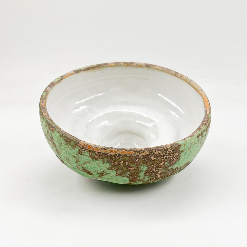 Tazon con Pata Irregular 16x7cm-Verde Mineral interior Blanco Satin