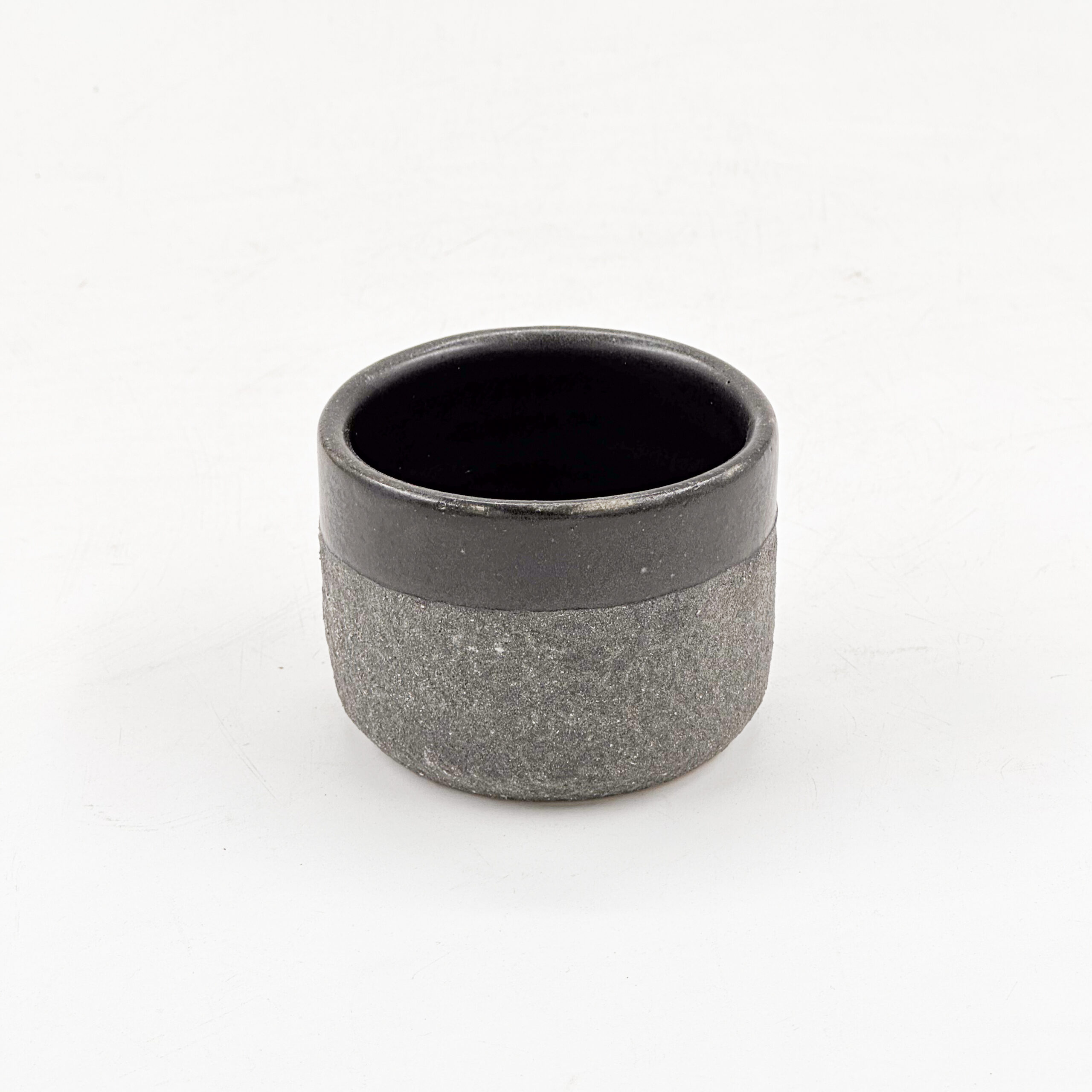 Vaso Recto 4oz-Engobe Negro mitad Negro Mate