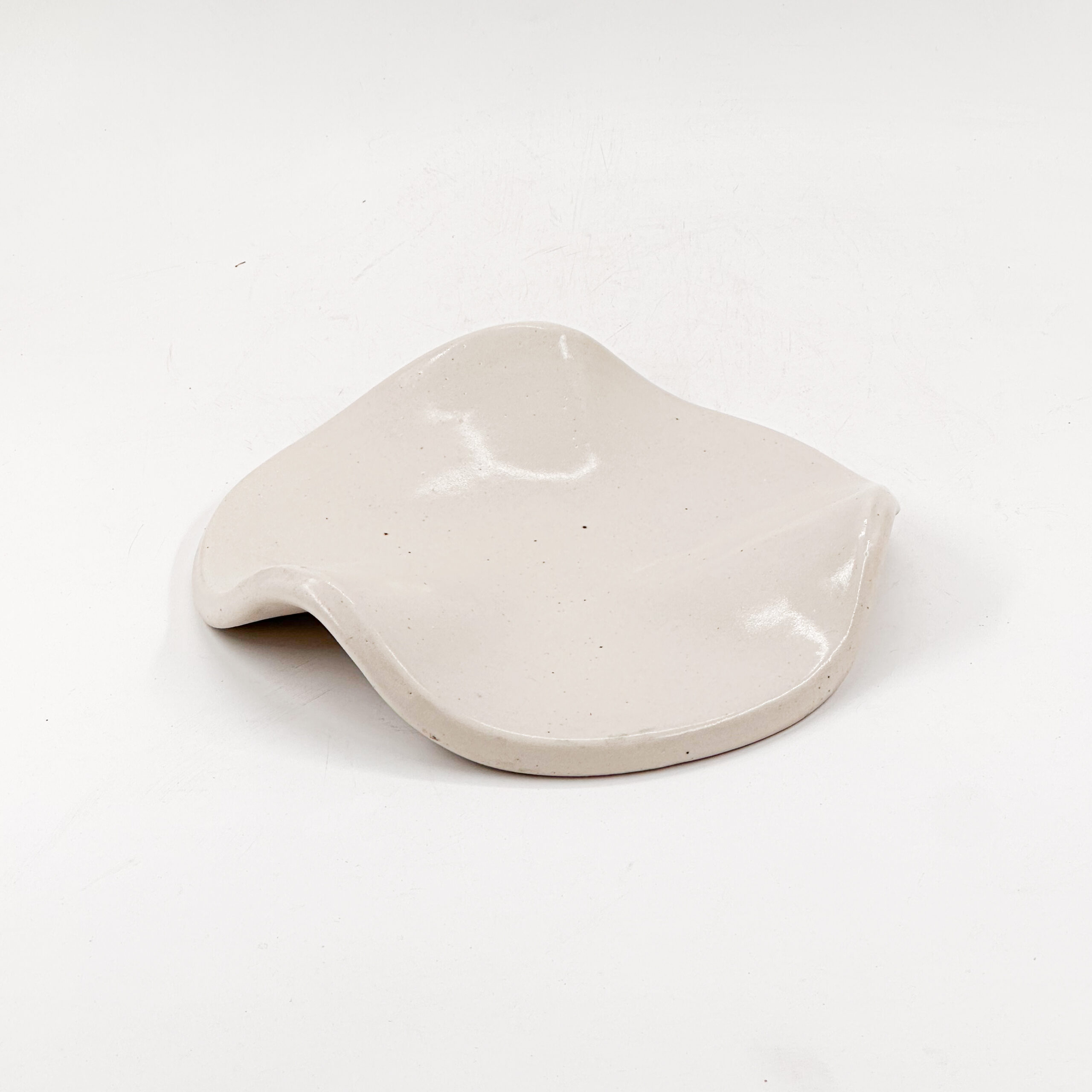 Plato Ondulado 23cm-Blanco Semi Brillante