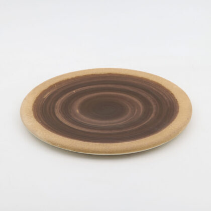 Plato Plano 23cm-Orilla Engobe Ocre centro Chocolate Espiral